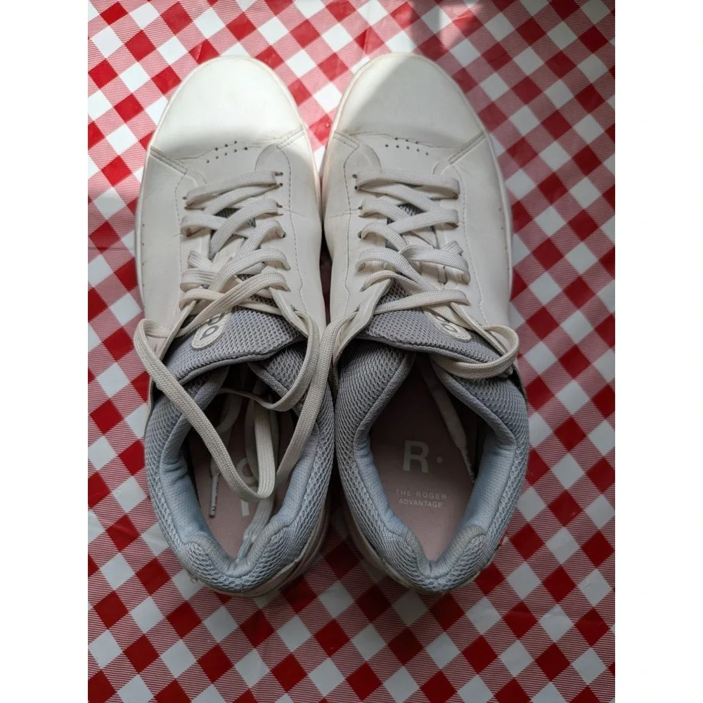 Women's On The Roger Advantage 2, White/Rosehip, 10 Medium US